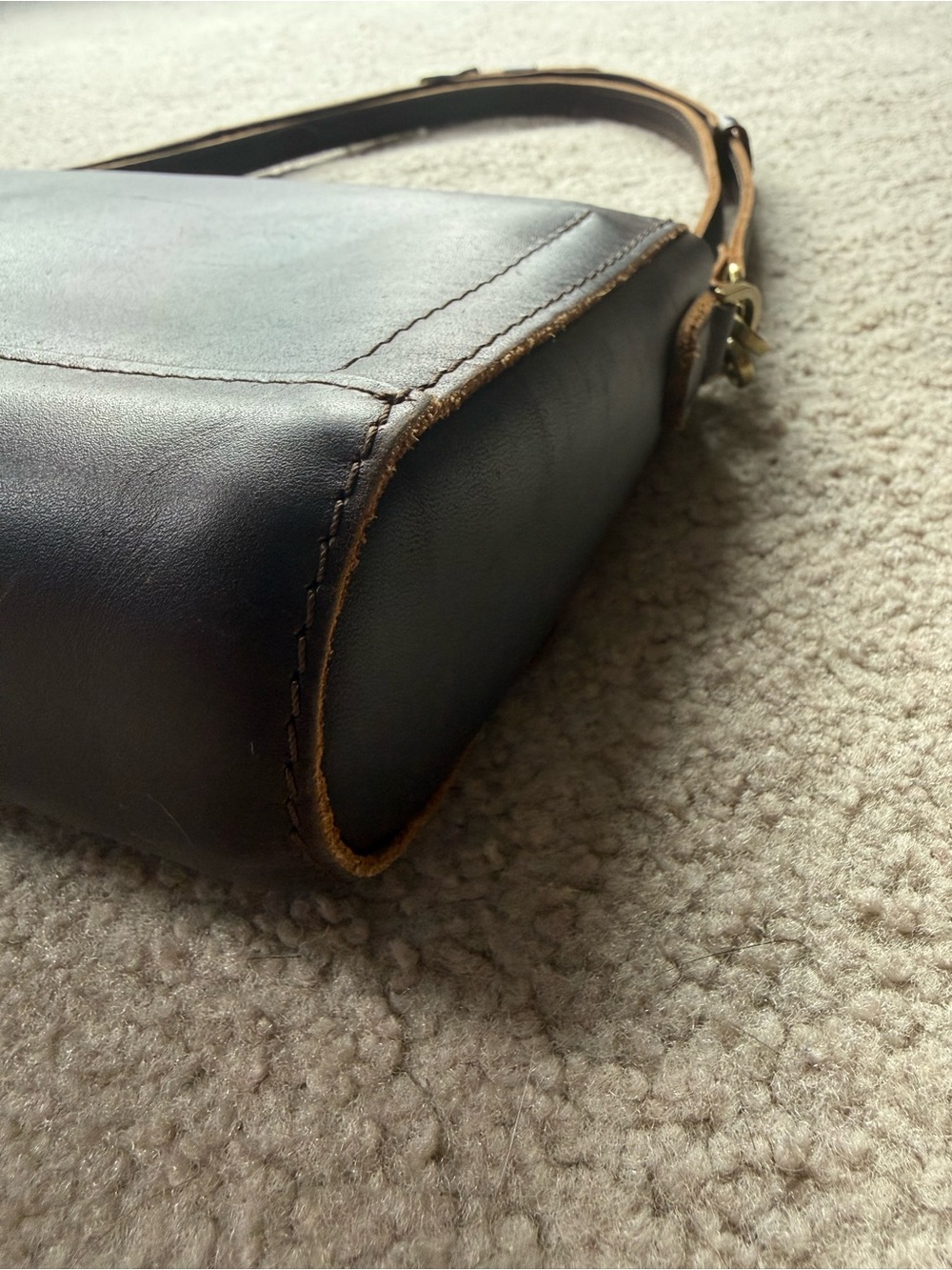 Portland Leather Medium Metro Crossbody Flap Bag in Brown Grizzly - GUC - Picture 4 of 10